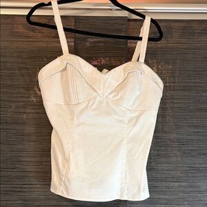 MANEATER TOP IN WHITE - VIXEN BY MICHELINE PITT